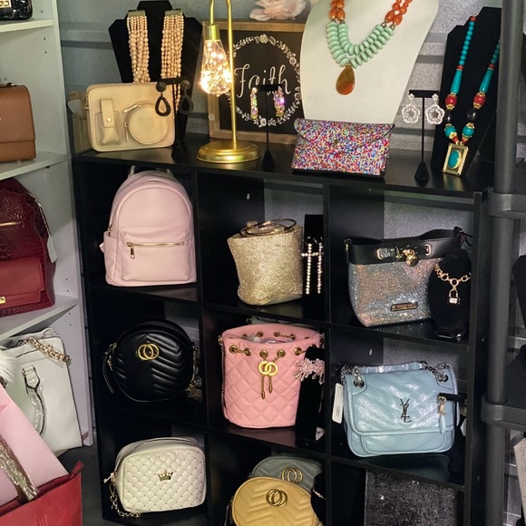 Create for a Live Show - Picture 7 of 9